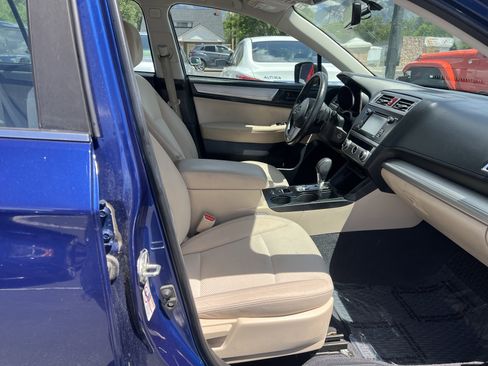 Used 2017 Subaru Outback 2.5i AWD/4WD image 10