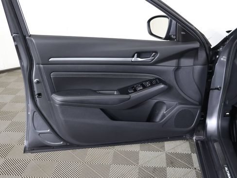Used 2023 Nissan Altima 2.5 SL FWD image 24