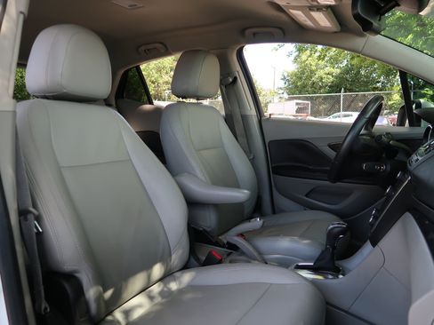 Used 2015 Buick Encore Convenience FWD image 13