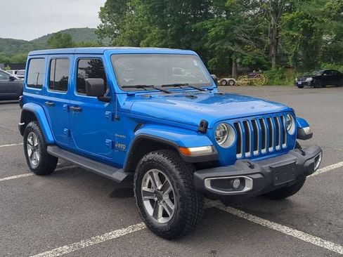 Used 2022 Jeep Wrangler Unlimited Sahara w/ LED Lighting Group AWD/4WD image 3