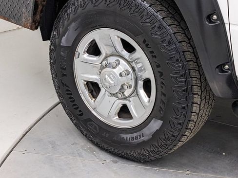 Used 2016 RAM 2500 Tradesman w/ Chrome Appearance Group AWD/4WD image 4