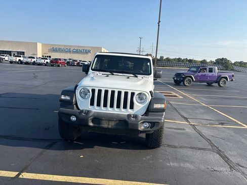 Used 2023 Jeep Wrangler Unlimited Sport w/ Sun And Sound Package AWD/4WD image 5