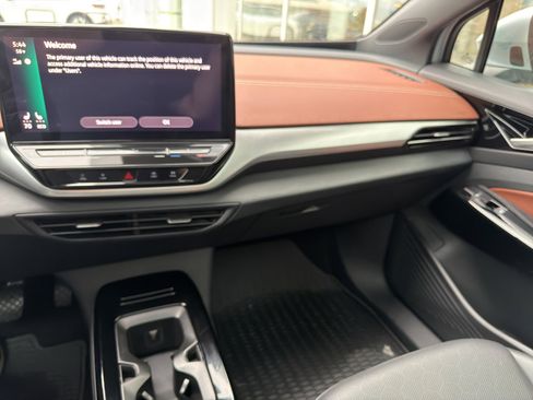 Used 2021 Volkswagen ID.4 Pro S w/ Gradient Package image 21