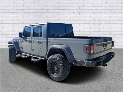 Used 2021 Jeep Gladiator Willys image 3