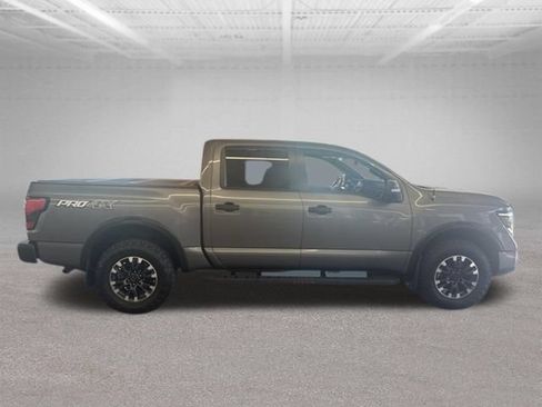 Used 2021 Nissan Titan PRO-4X w/ Pro-4x Convenience Package AWD/4WD image 17