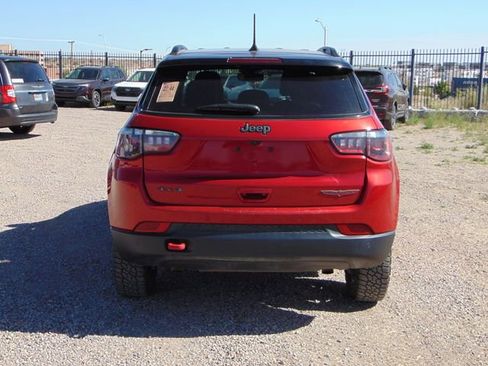 Used 2025 Jeep Compass Trailhawk AWD/4WD image 5