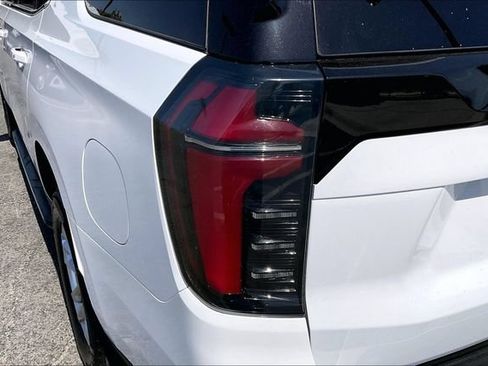 Used 2025 Chevrolet Tahoe LT AWD/4WD image 28