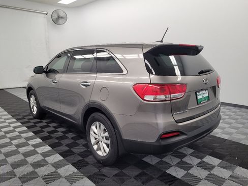 Used 2018 Kia Sorento L FWD image 5