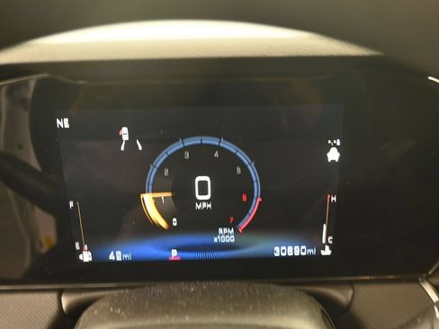 Used 2025 Chevrolet TrailBlazer LS FWD image 11