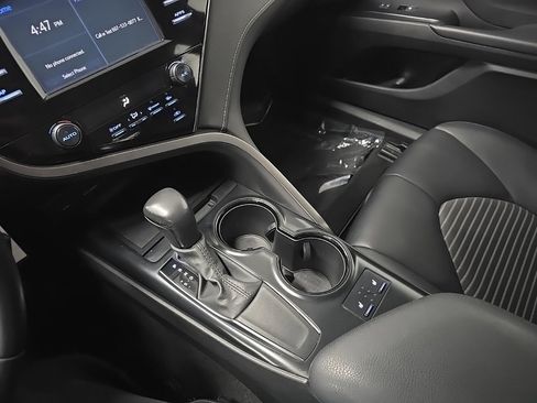 Used 2020 Toyota Camry SE image 26