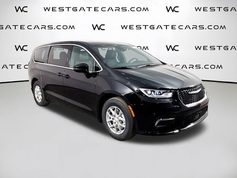 New 2026 Chrysler Pacifica Select image 2