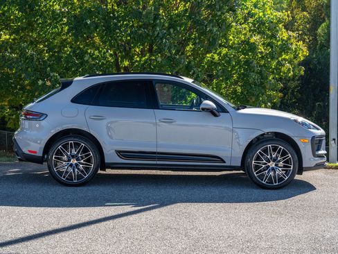 New 2026 Porsche Macan image 8