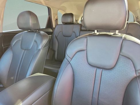 Used 2021 Kia Sorento S image 27