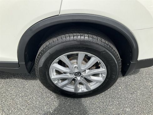 Used 2019 Nissan Rogue SV AWD/4WD image 10