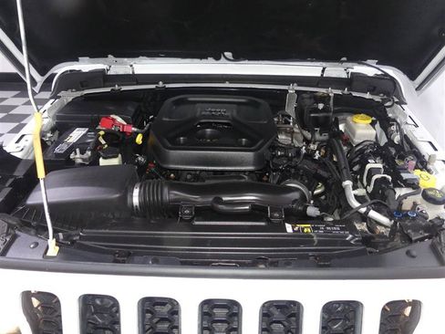 Used 2020 Jeep Wrangler Unlimited Sahara image 12