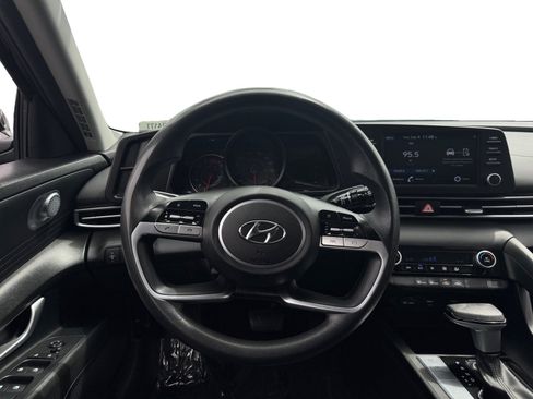 Used 2022 Hyundai Elantra SEL FWD image 12