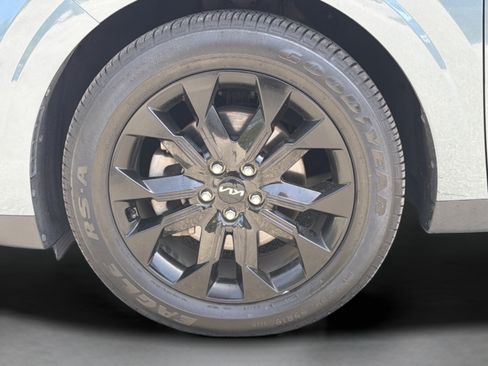 Used 2024 Kia Carnival SX FWD image 30