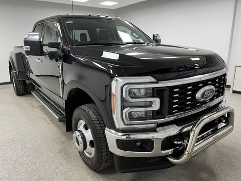 Used 2023 Ford F350 Lariat w/ Tow Technology Package AWD/4WD image 2