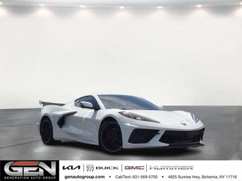 Used 2022 Chevrolet Corvette Stingray Coupe RWD image 1