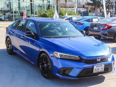 Used 2024 Honda Civic Sport image 3