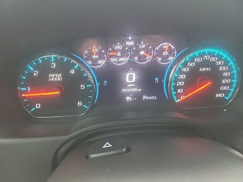 Used 2017 Chevrolet Suburban Premier image 9