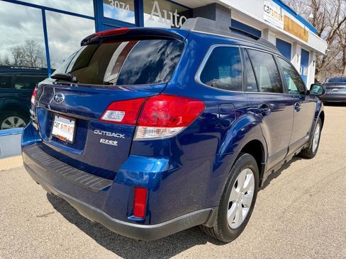 Used 2011 Subaru Outback 2.5i Premium AWD/4WD image 15