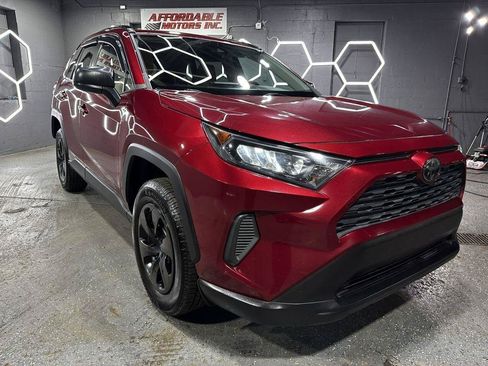 Used 2019 Toyota RAV4 LE FWD image 8