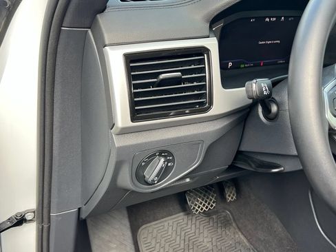 Used 2023 Volkswagen Atlas Cross Sport SE w/ Black Wheel Package AWD/4WD image 15