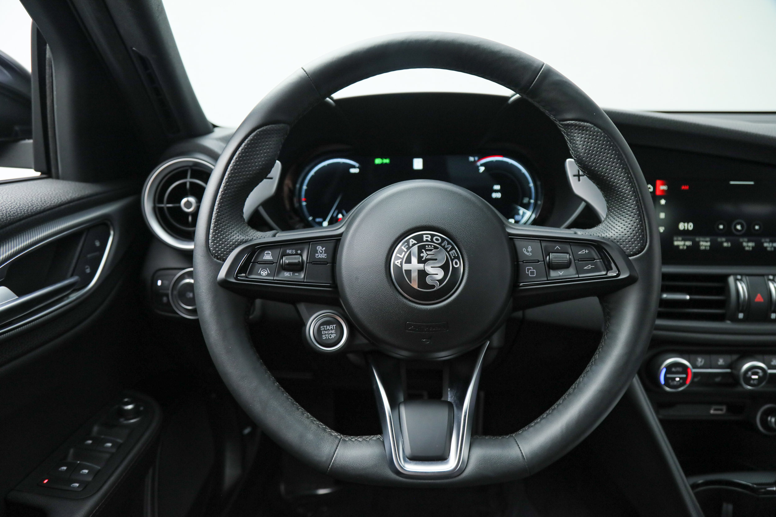 Used 2025 Alfa Romeo Giulia w/ Driving Assist Package RWD image 20