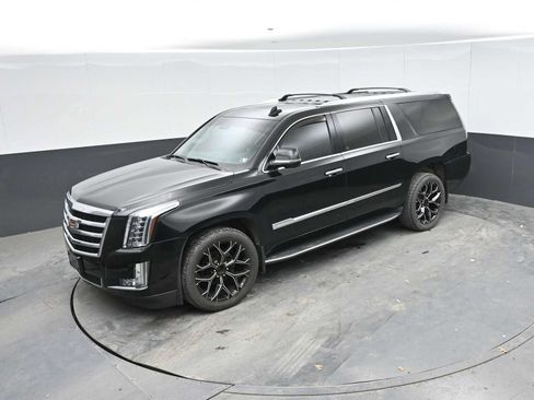 Used 2018 Cadillac Escalade ESV Luxury AWD/4WD image 15