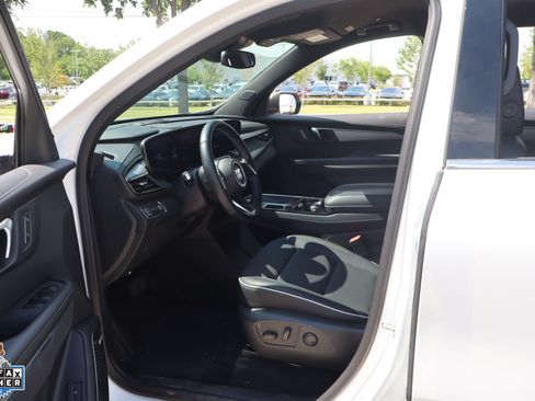 Used 2026 Buick Enclave Preferred FWD image 23