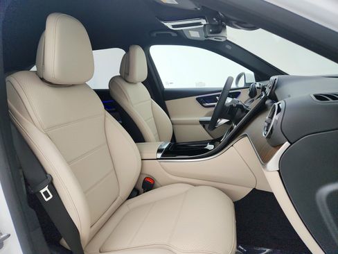 Certified 2025 Mercedes-Benz GLC 300 image 14