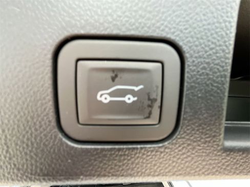 New 2026 GMC Terrain Denali w/ LPO, Floor Liner Package image 38