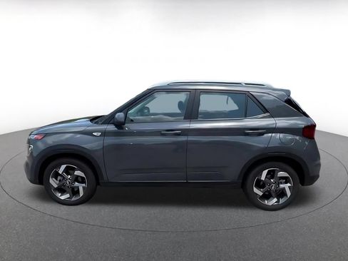Used 2026 Hyundai Venue SEL FWD image 7