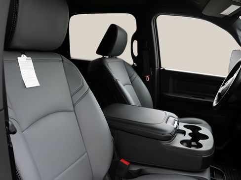 New 2026 RAM 2500 Tradesman w/ Chrome Appearance Group AWD/4WD image 20