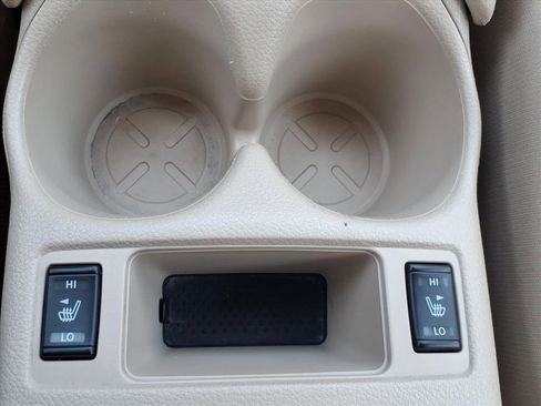 Used 2020 Nissan Rogue SV image 16