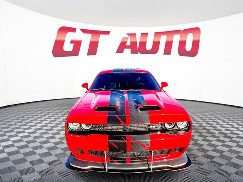 Used 2019 Dodge Challenger SRT Hellcat Redeye image 2