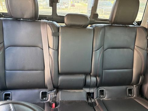 Used 2021 Jeep Gladiator Rubicon AWD/4WD image 9