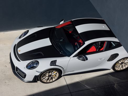 Used 2018 Porsche 911 GT2 RS RWD image 52