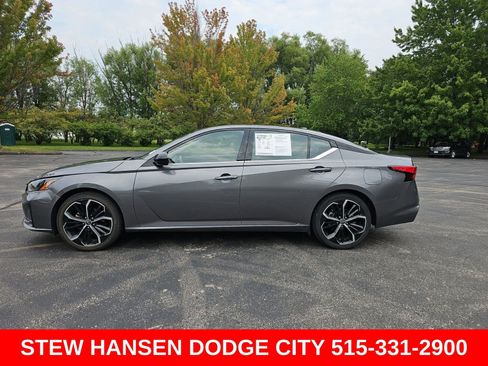 Used 2024 Nissan Altima 2.5 SR FWD image 1