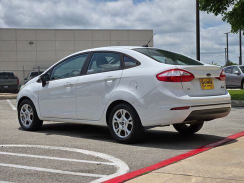 Used 2016 Ford Fiesta SE FWD image 5