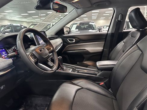 Used 2022 Jeep Compass Latitude image 14