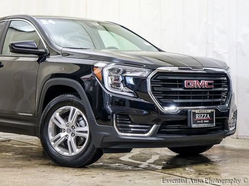 Used 2024 GMC Terrain SLE FWD image 6