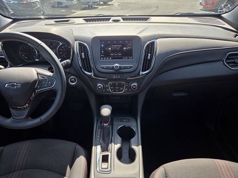 Used 2024 Chevrolet Equinox RS w/ LPO, Floor Liner Package FWD image 18