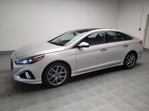 Used 2019 Hyundai Sonata Limited w/ Cargo Package FWD image 2