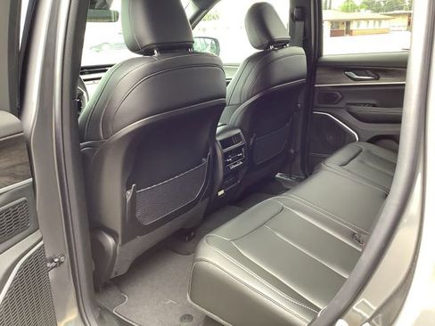 New 2026 Jeep Grand Cherokee Limited image 25