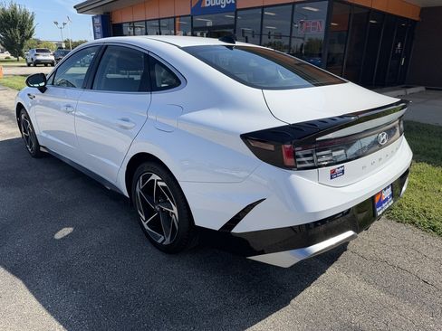 Used 2026 Hyundai Sonata SEL FWD image 3