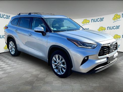 Used 2023 Toyota Highlander Limited AWD/4WD image 1