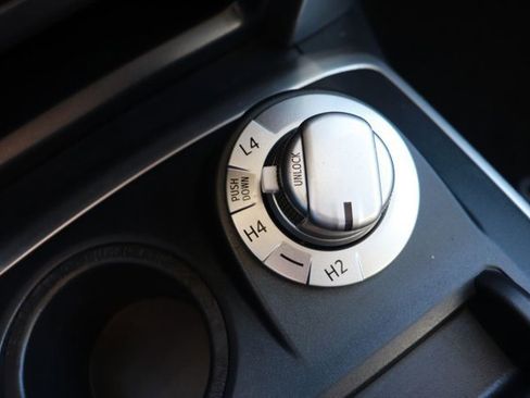 Used 2022 Toyota 4Runner SR5 Premium image 18