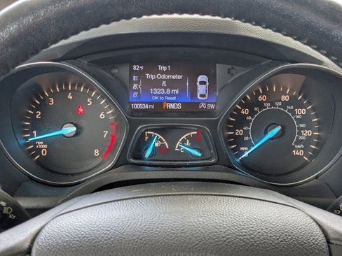 Used 2017 Ford Escape Titanium FWD image 3